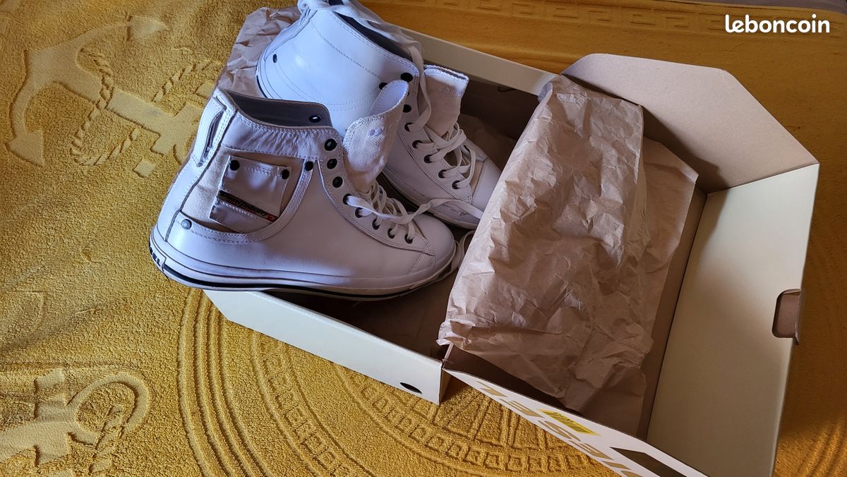 Paire de Diesel cuir blanc et toile blanc cassé taille 46 dans sa boîte, état neuf (image 5)