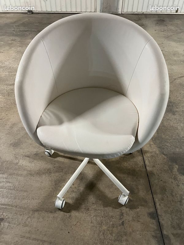 Chaise pivotante IKEA SKRUVSTA – Réglable en hauteur – Très bon état (image 1)