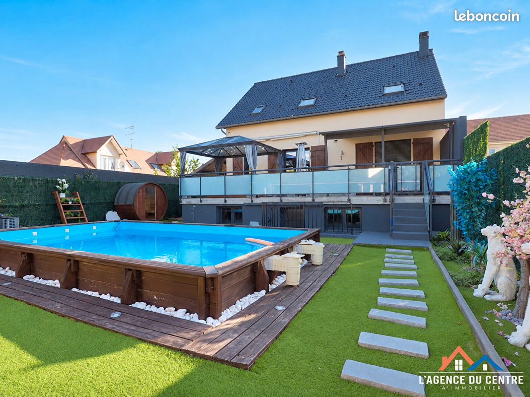 Maison 8 pièces 216 m² · à Carrières-sous-Poissy · 216 m² · 705 000 €