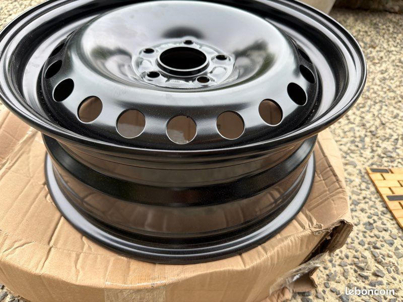 Jante NEUVE tôle FORD réf R1-2083 5 trous 16 pouces (image 3)