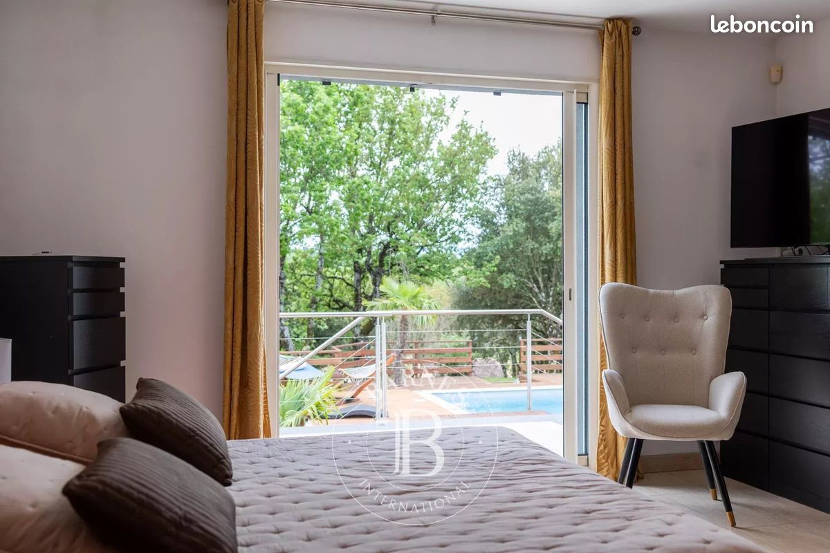 Villa 7 pièces 260 m² (image 14)