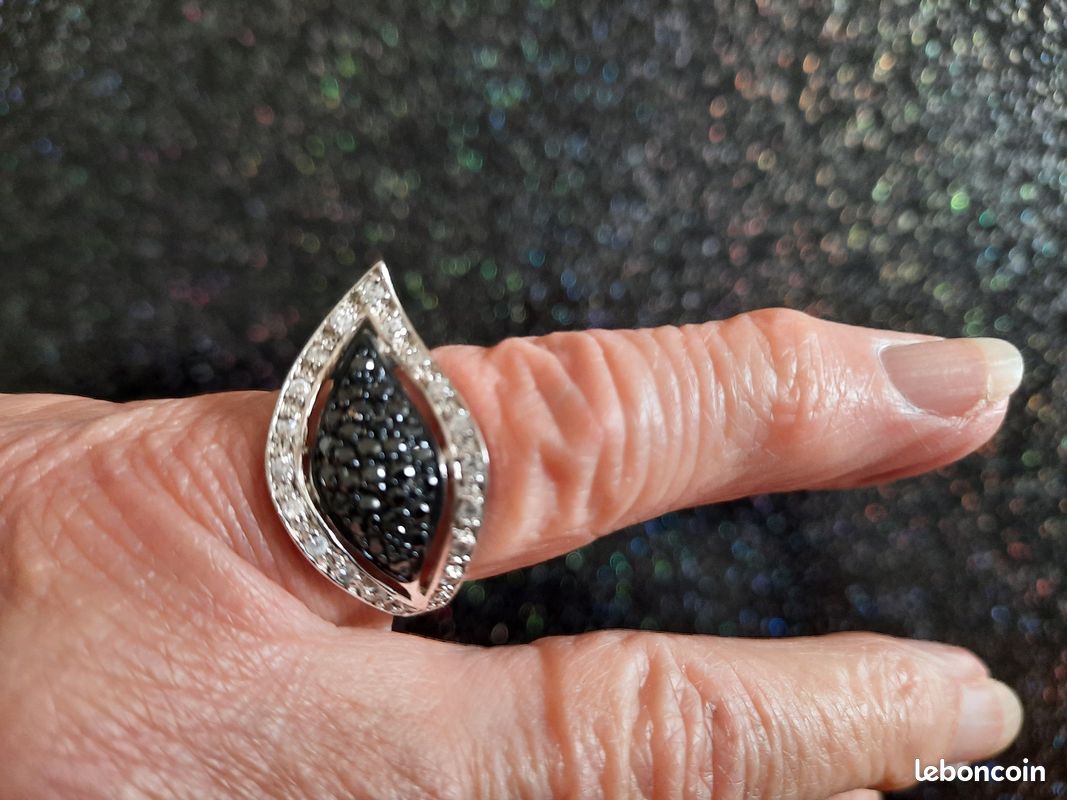 Bague En Argent Sertie De Saphir Et Zircons - Bijou élégant Neuf Sans Emballage