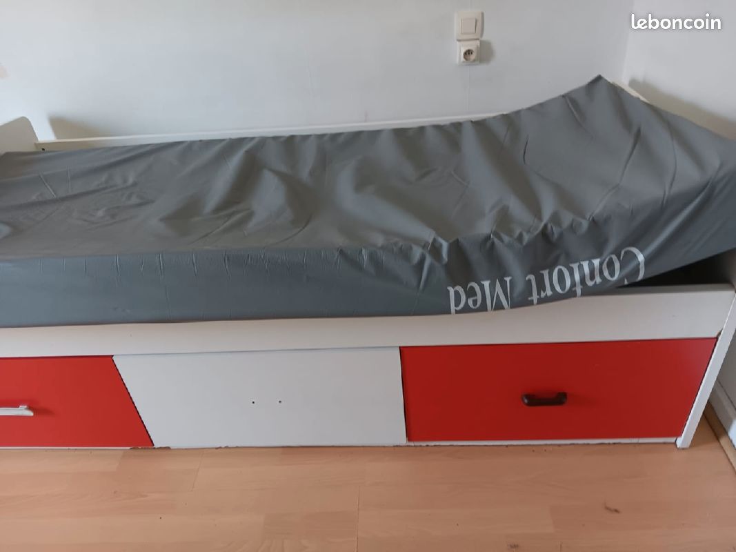Vente d'un lit +matelas en parfait état (image 5)