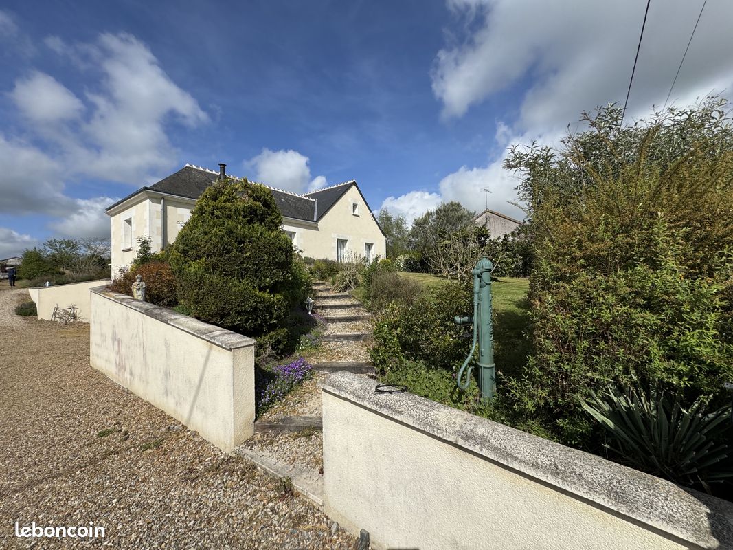 Maison 4 pièces 149 m² · à Loché-sur-Indrois · 149 m² · 273 000 €