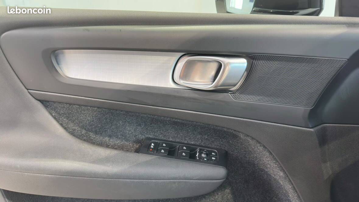 VOLVO XC40 T4 Recharge 129+82 ch DCT7 Start (image 13)