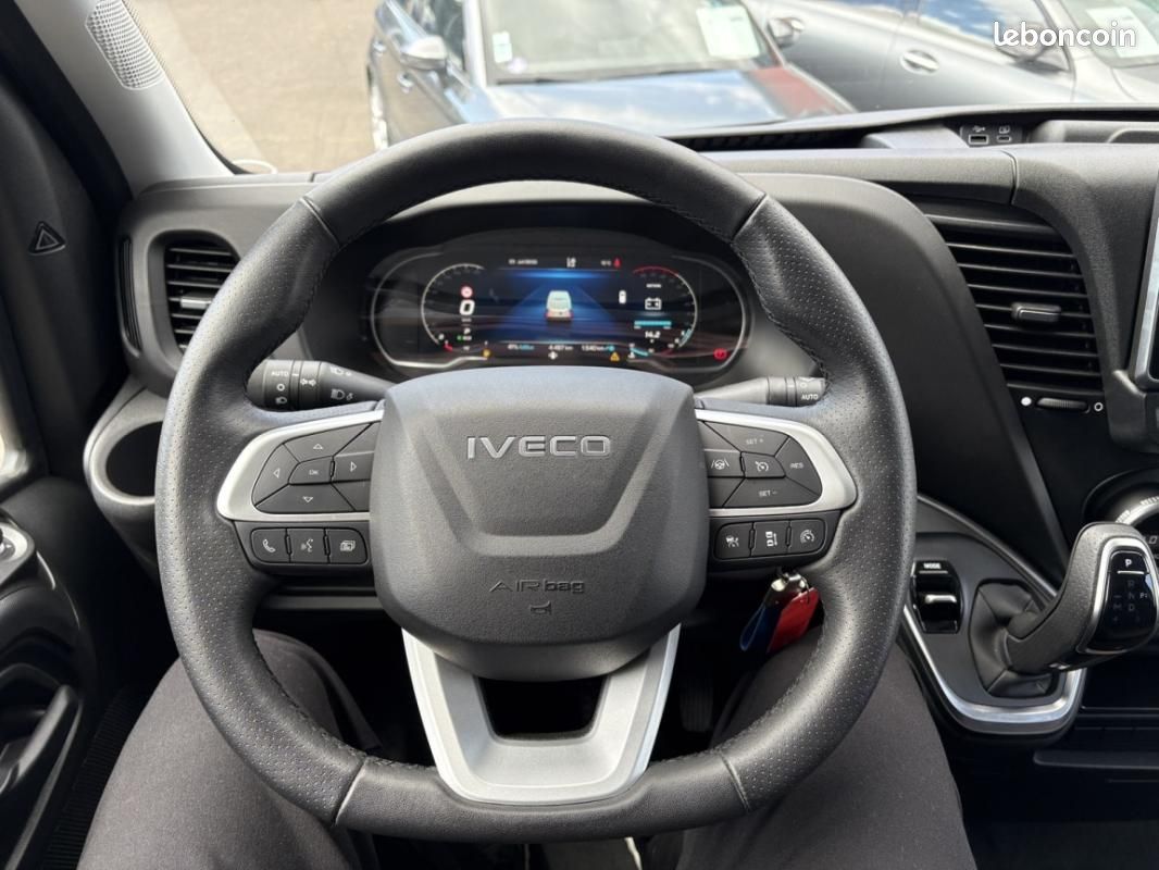 Iveco Daily FOURGON FGN 35 S 16H V11 H2 Q-LEAF HI-MATIC (image 14)