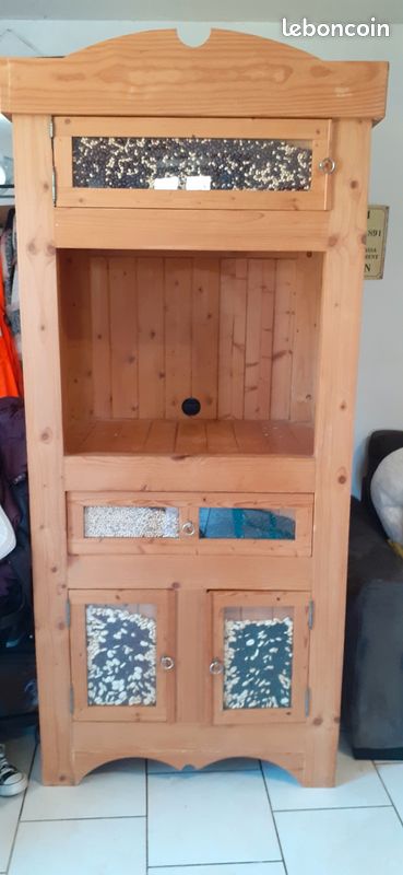 Meuble en pin (image 1)