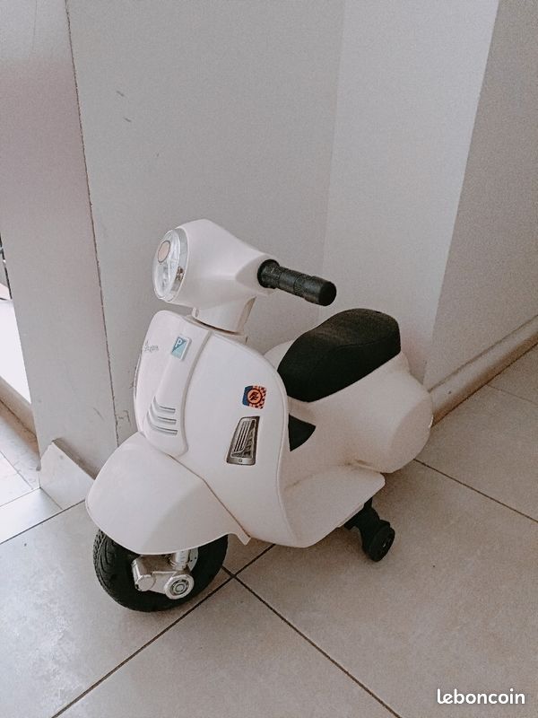 Vespa (image 1)