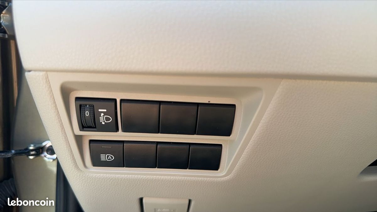 Toyota Yaris IV 1.5 VVTi 116 Hybrid E-CVT Iconic (image 13)