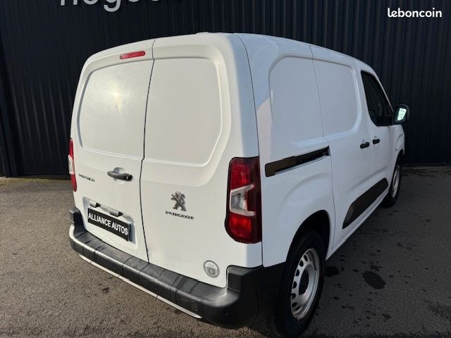 Peugeot Partner FOURGON STANDARD 1000 KG BLUEHDI 100 S&S BVM5 GRIP (image 4)
