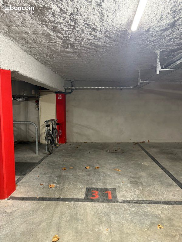 Vente place parking · à Bordeaux · 27 500 €
