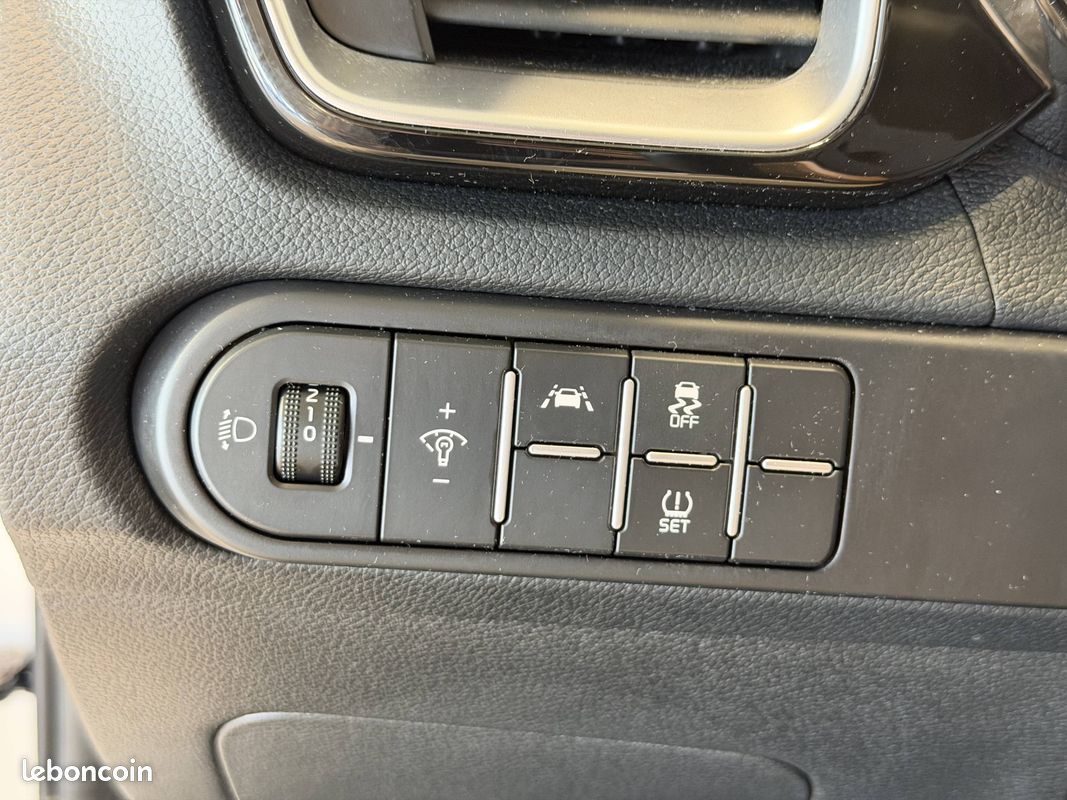 KIA XCeed 1.6 CRDi 136 ch MHEV iBVM6 Design (image 25)