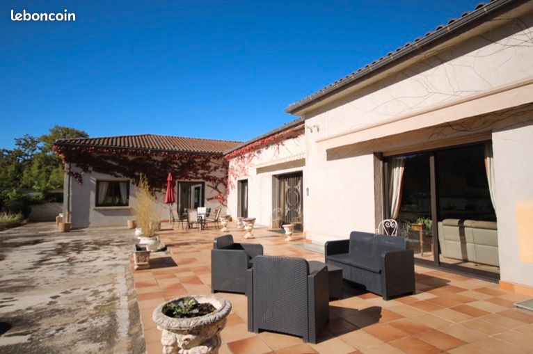 Maison 7 pièces 320 m² · à Villeneuve-d'Olmes · 320 m² · 380 000 €