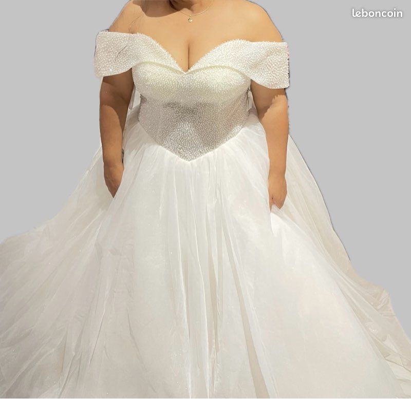 Robe de mariée portée une fois Prix attractif Vêtements