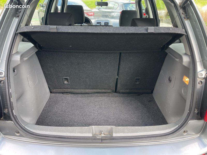 Suzuki SX4 2.0 DDIS 135 GLX 4X4 (image 10)