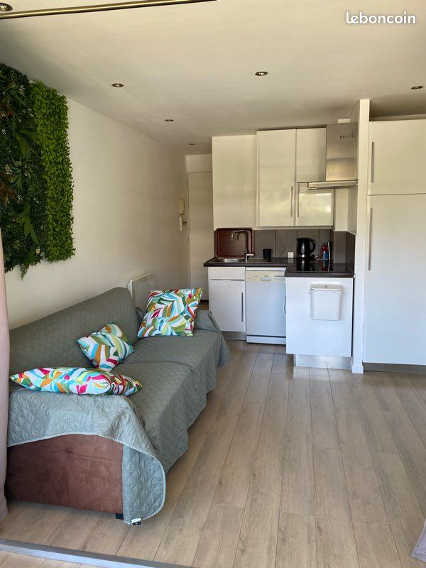 Appartement 1 pièce 28 m² · à Mandelieu-la-Napoule · 28 m² · 750 €/mois