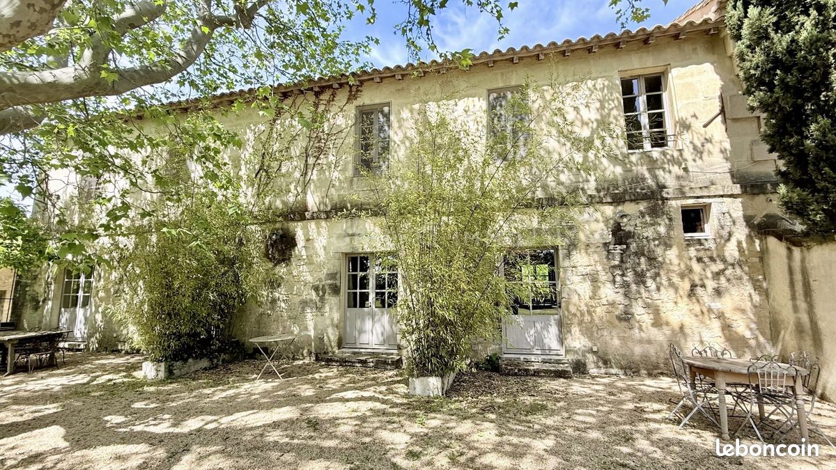 Maison 12 pièces 300 m² · à Arles · 300 m² · 1 900 000 €