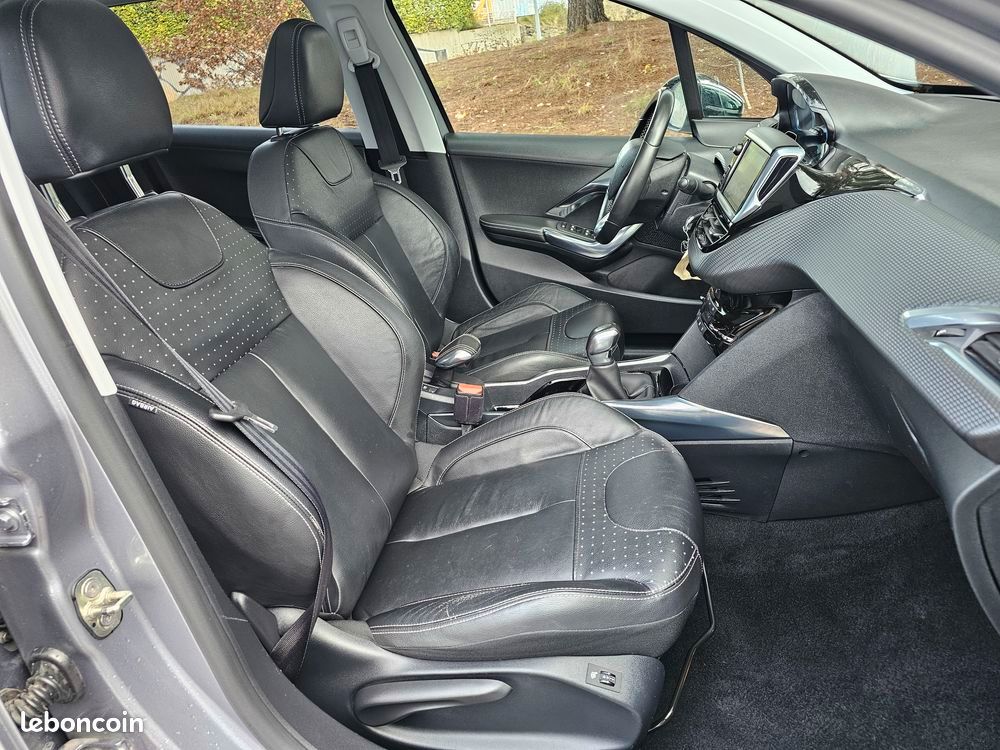 Peugeot 2008 1.6 VTi 120 ch Féline Titane (image 12)