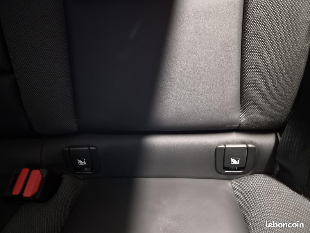 VOLVO V60 2.0 B4 197 Hybrid Style Dark Geartronic BVA (image 37)