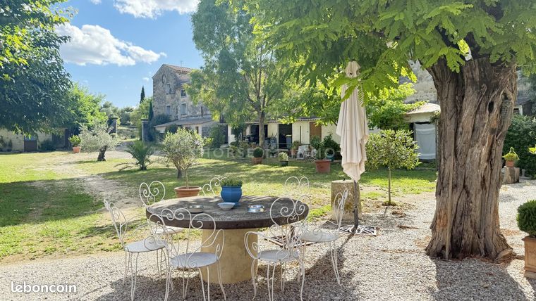 Propriété 6 pièces 148 m² — 8