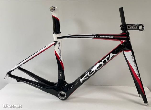 Fourche 700 vélo KUOTA KURARO NOIRE / GRISE tout Carbone Pivot fourche haut 28.6 / Bas conique 38 neuve - Équipements vélos