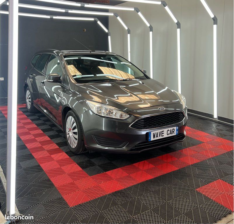 FORD FOCUS SW 1.5 TDCi 120 – GARANTIE 6 MOIS OPTEVEN – ENTRETIEN COMPLET – 4 PNEUS NEUFS (image 3)