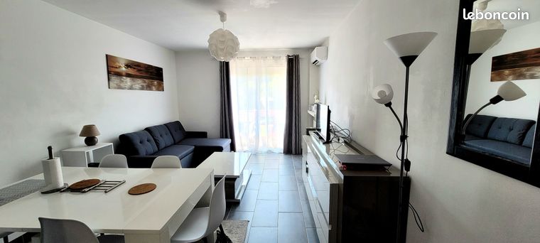 T3 59m2 (Eau, électricité, chauffage, internet compris, taxes). Libre 27 septembre. 2 chambres, climatisation, Wifi, parking fermé, 300m centre/ 500m plage