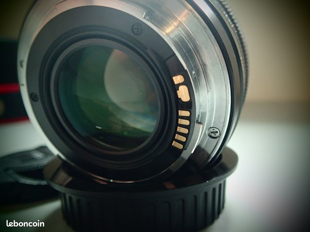 ZEISS Milvus 85mm f/1.4 ZE - Monture Canon EF d'occasion