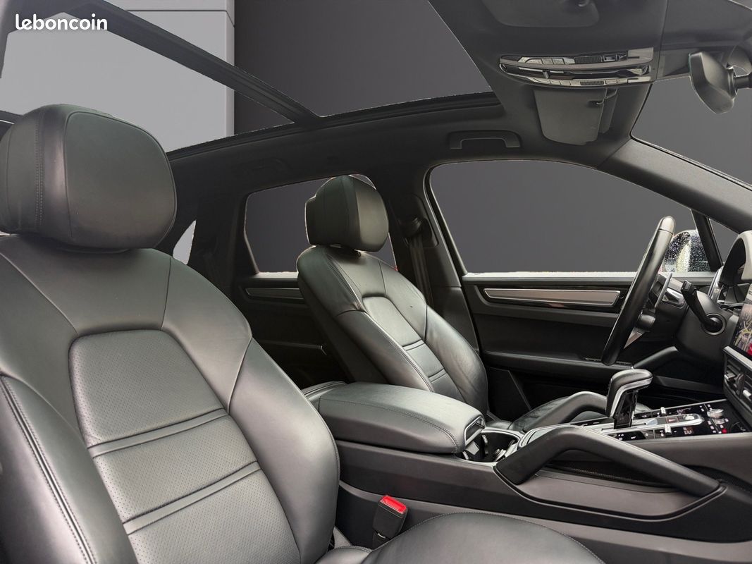 PORSCHE CAYENNE 3.0 V6 440 ch Tiptronic BVA S Toit Ouvrant Pack Chrono Siège électrique à mémoire (image 8)