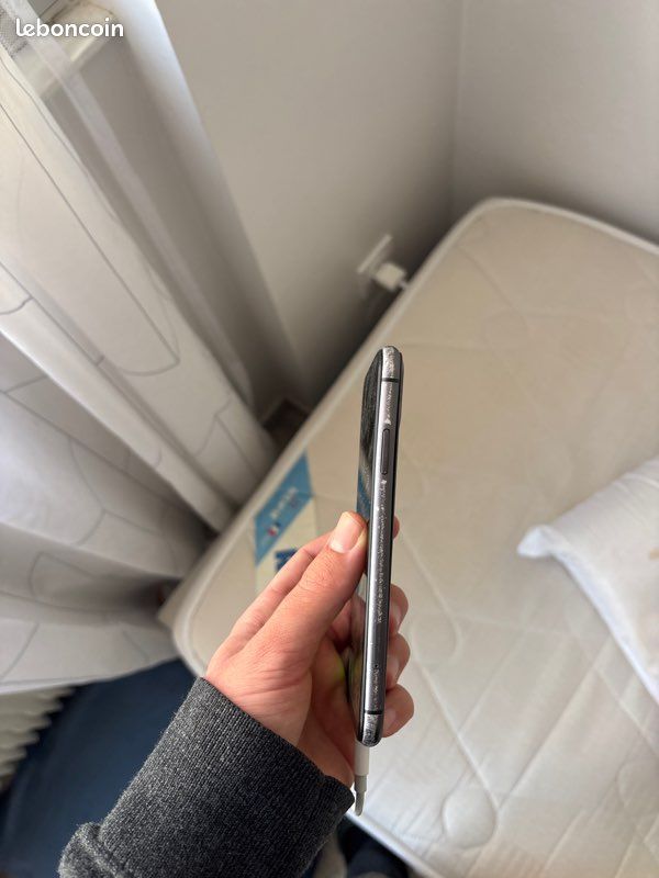 IPhone X (image 2)