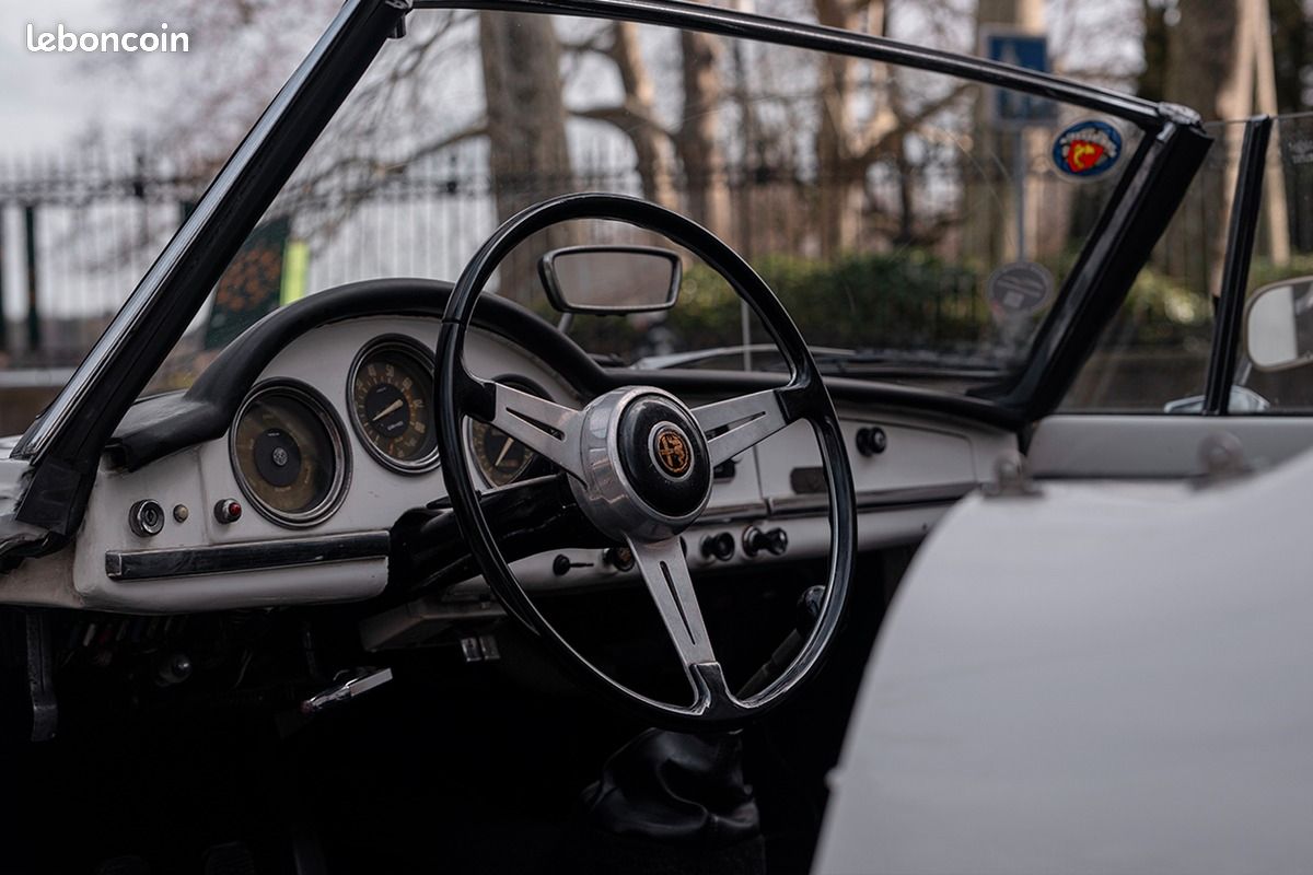 Alfa Romeo Giulia Spider 1600 freins à tambours - Collection - 92cv - bel exemplaire (image 14)