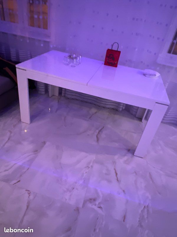 Table (image 1)