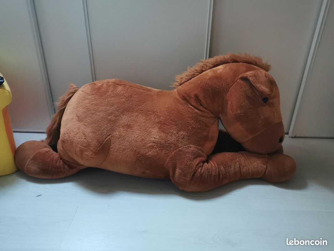 Cheval pelluche géante (image 2)
