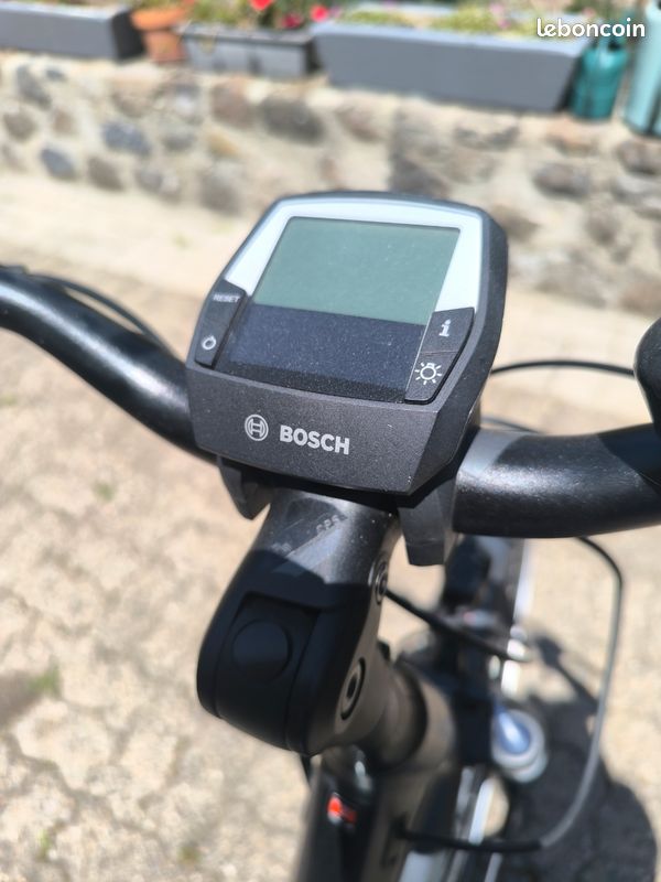 Vélo électrique femme CUBE Town Sport 400, 1ère main (image 5)