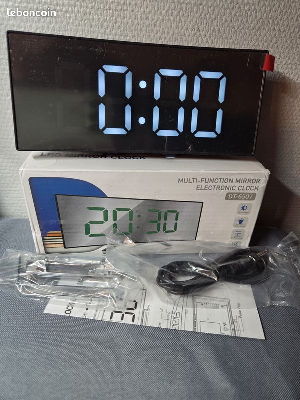 Réveil Numérique LED Grand Affichage - Horloge Digitale Miroir, Alarme, Silencieuse, Pour Bureau Chambre