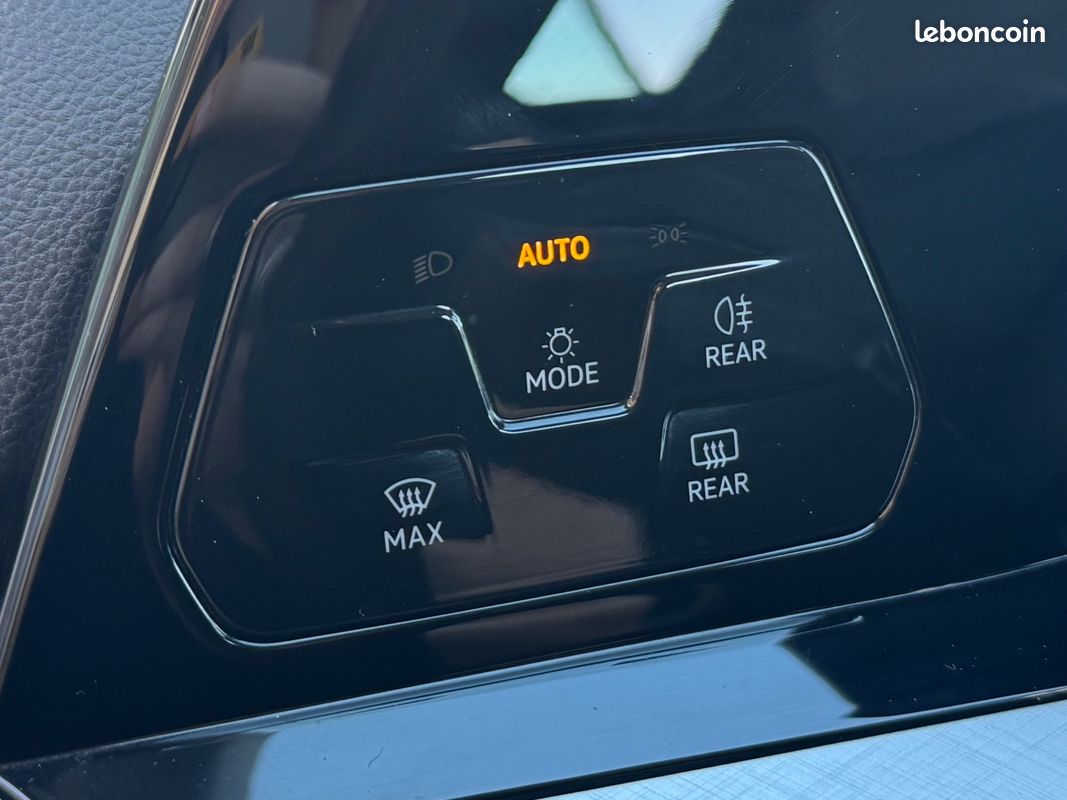 Volkswagen golf 1.5 e-tsi 150 business mhev hybrid dsg bva + carplay + camera + acc (image 29)