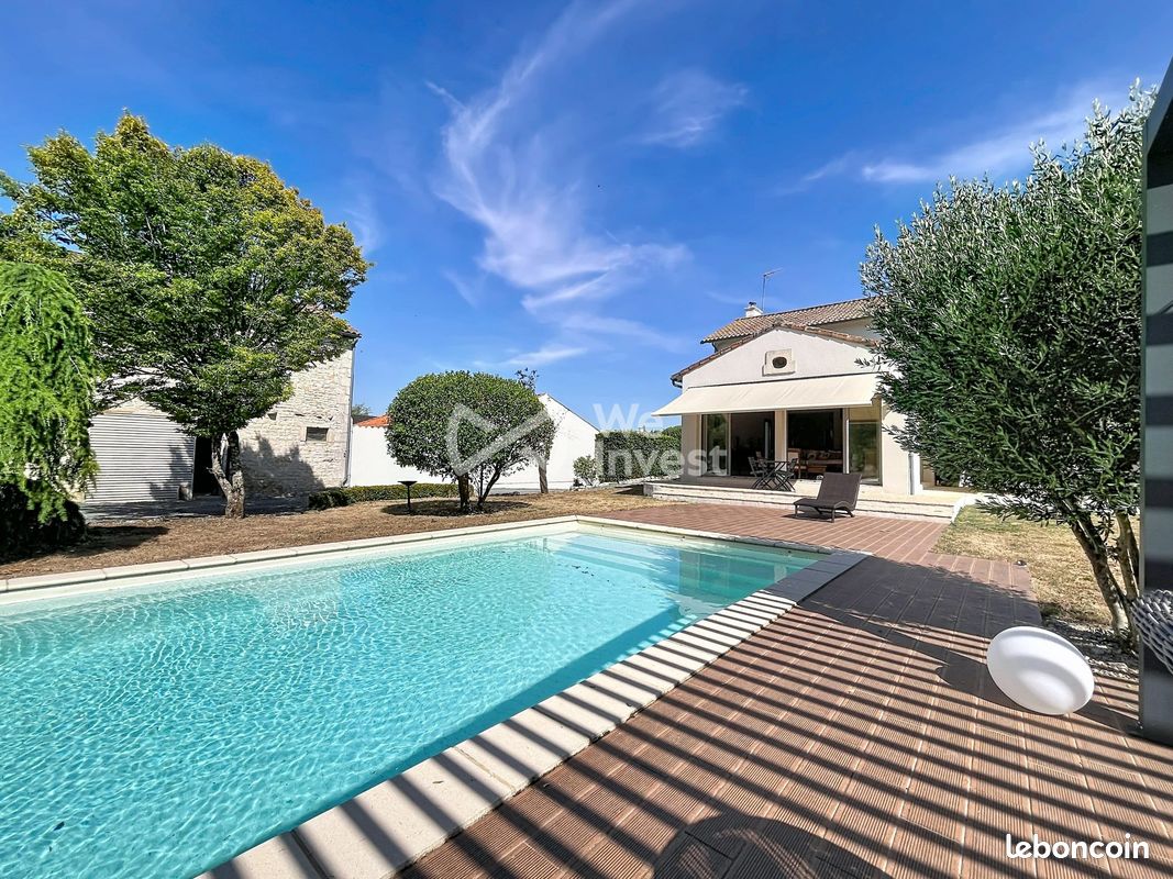 Maison 6 pièces 204 m² · à Fors · 204 m² · 412 000 €