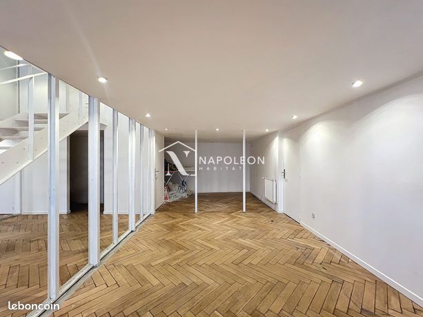 https://img.leboncoin.fr/api/v1/lbcpb1/images/1a/3d/b5/1a3db5aabcfb83603db9e197abda38206e436e7b.jpg?rule=ad-image