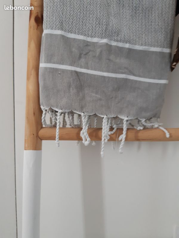 Porte-serviette en bois (image 1)