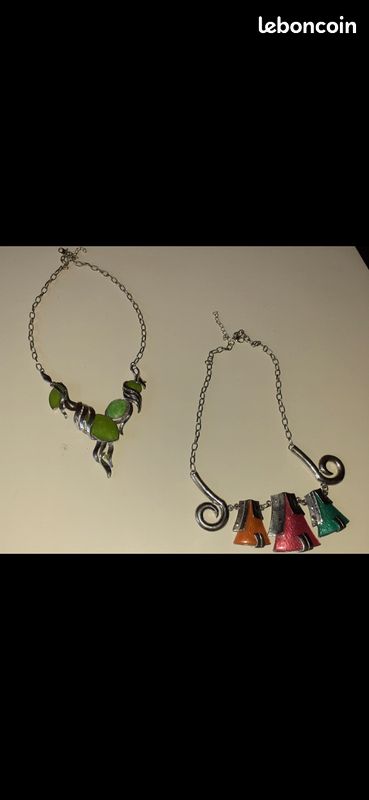 Lot de deux colliers (image 1)