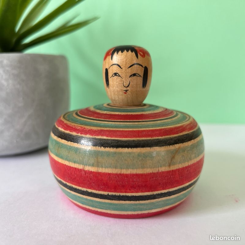 Poupée Kokeshi Tsuchiyu Artisanale Ancienne – Bois Sculpté Et Signé, Années 1960