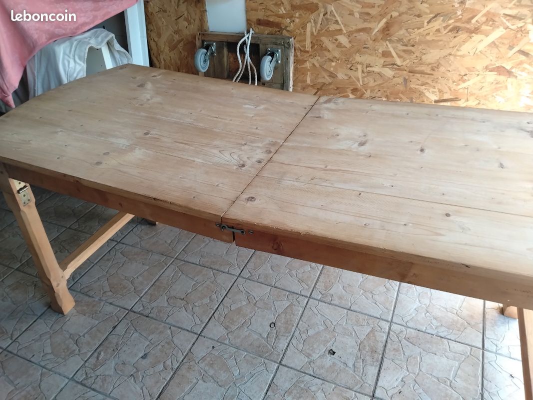 Table pliante en bois (image 1)