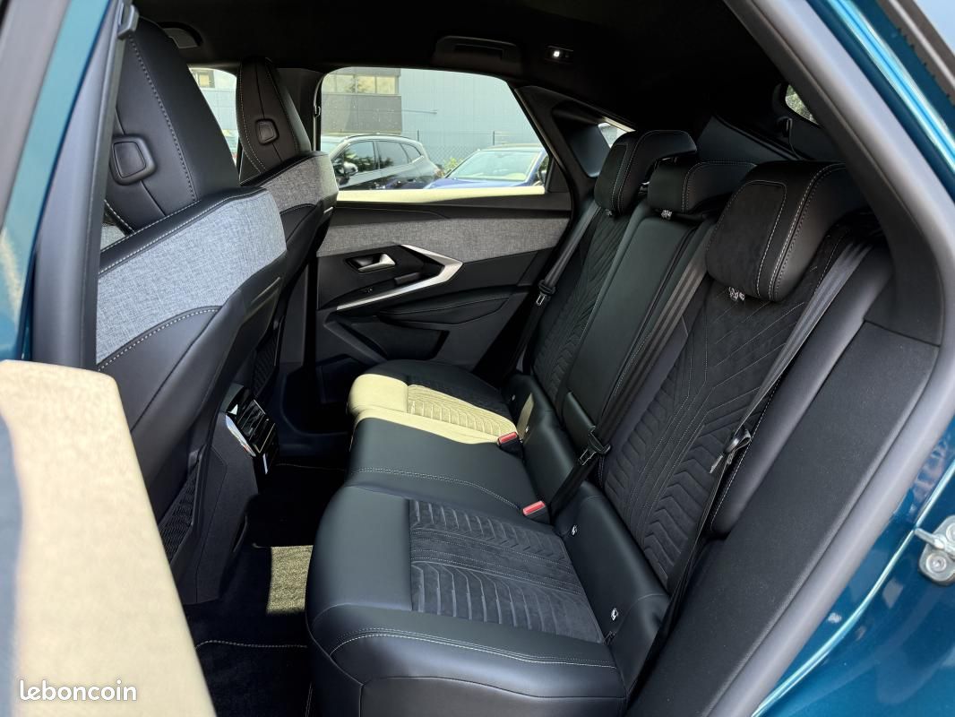 Peugeot 3008 GT EXLUSIVE HYBRID 145 CH (image 8)