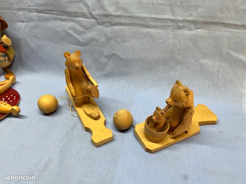 ANCIEN ours sculpté en bois a roulette JOUET EN BOIS