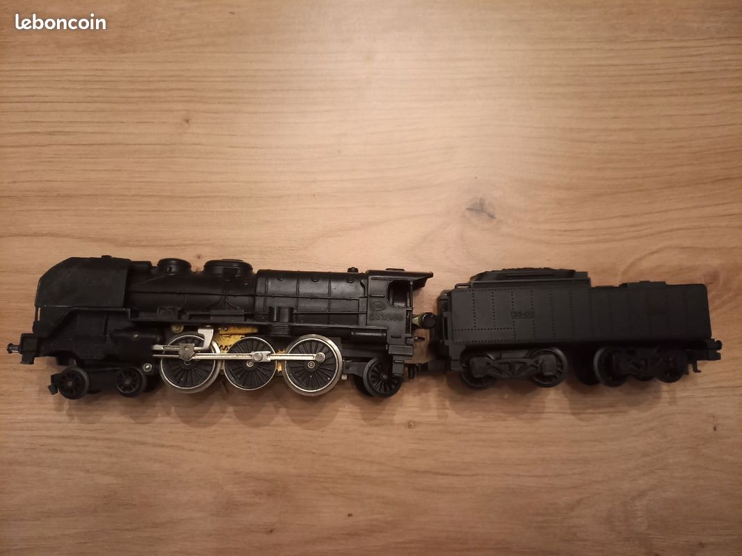 Circuit Train HO Jouef – Orient Express + Wagons + Panneaux – Occasion