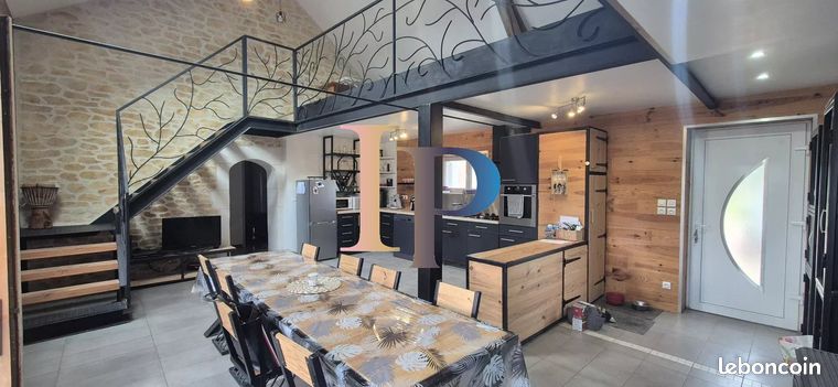 Maison 4 pièces 156 m²