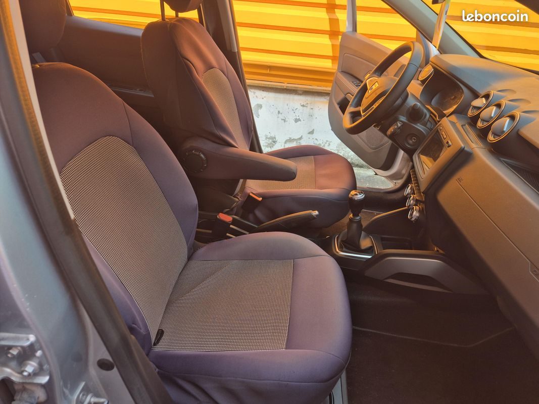 DACIA Duster Blue dCi 115 4x2 Prestige (image 15)