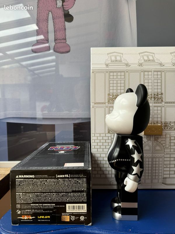 Bearbrick 400% kiss medicom toy (image 3)