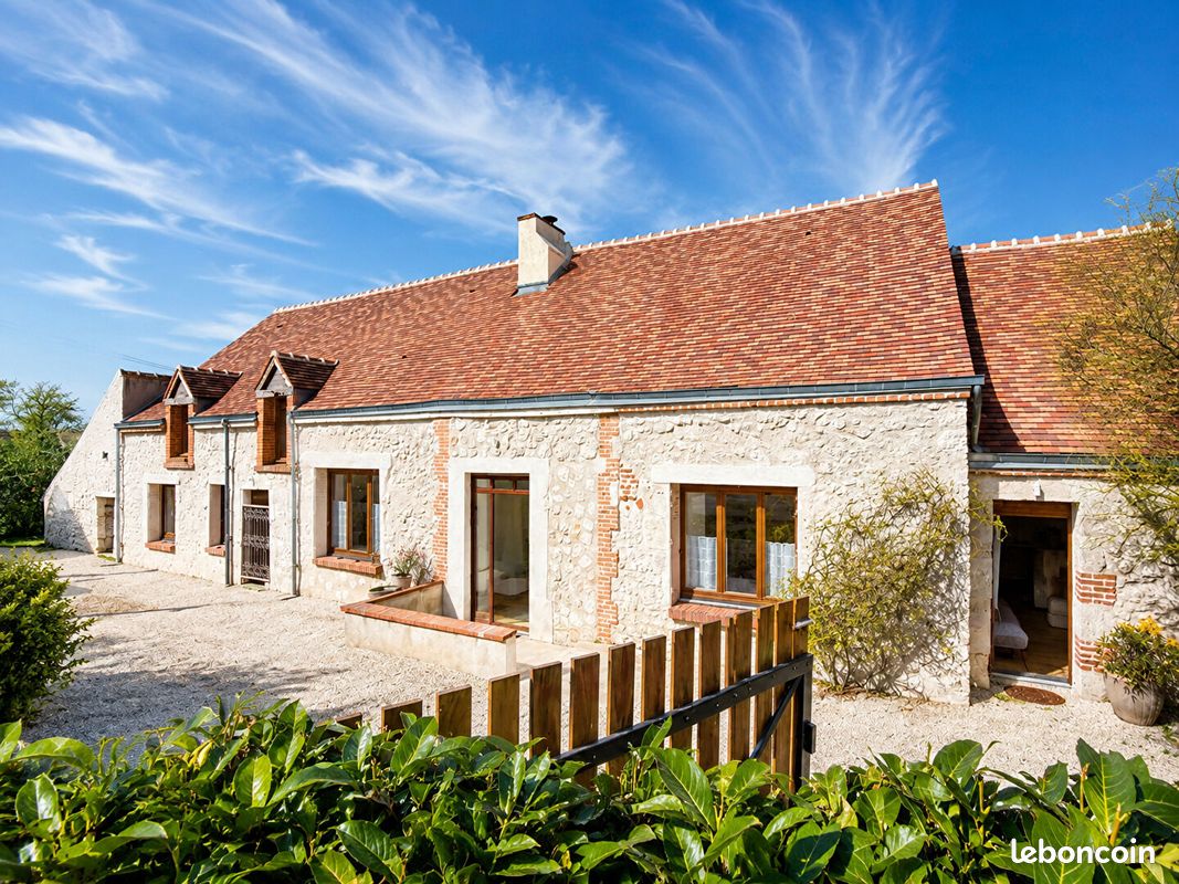 Maison 8 pièces 209 m² · à Saint-Ay · 209 m² · 415 000 €