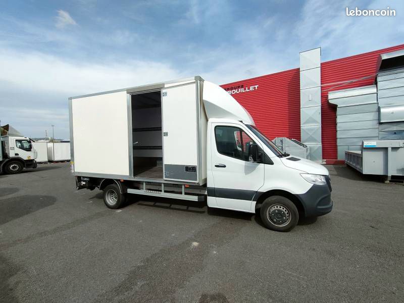 Mercedes Sprinter CHASSIS CABINE 20M3 FOURGON HAYON 3.5 T (image 2)